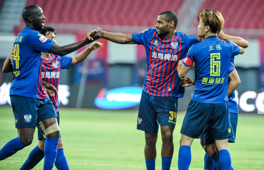 青岛黄海主场告捷,领跑积分榜 青岛黄海主场告捷,领跑积分榜