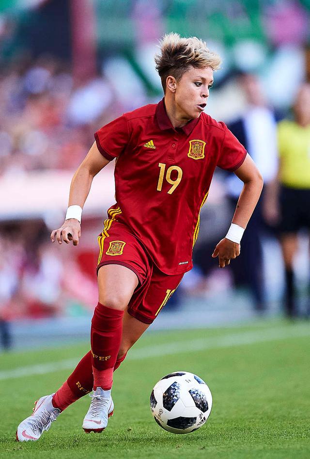 包含西班牙队遭遇瑞典逆袭，晋级压力骤增的词条