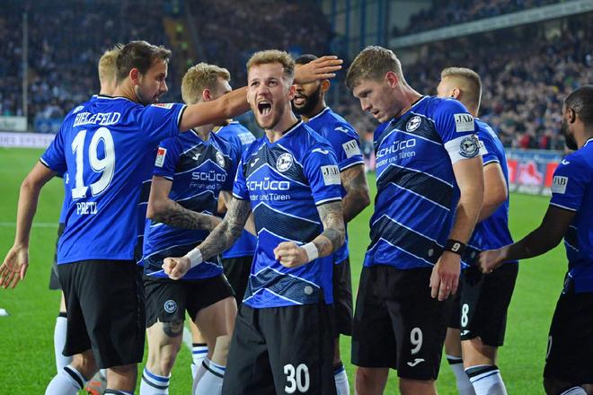 沙尔克小胜对手挽救挑战者形象